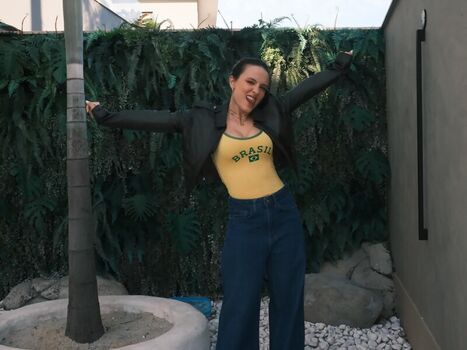 Larissa Manoela