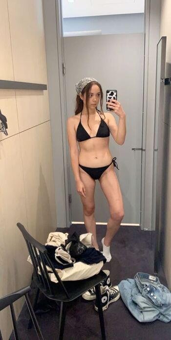 Full leaked Laufey private onlyfans photo