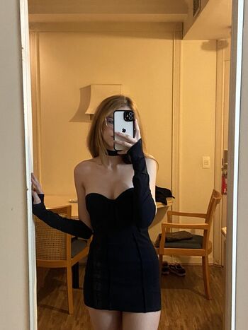 Full leaked Lavifiorio private onlyfans photo