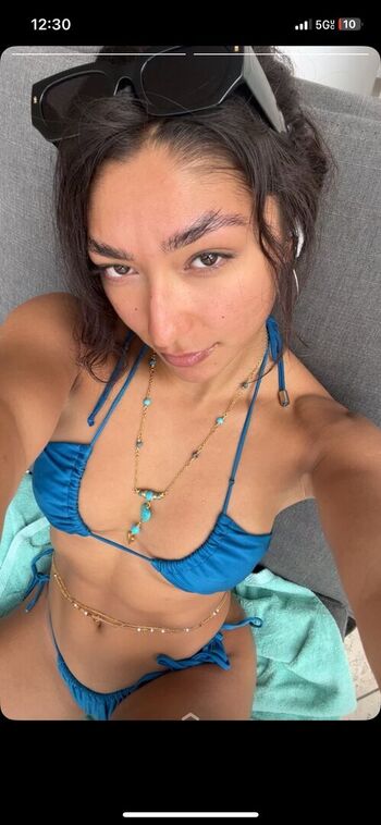 Full leaked Lea crigger page private onlyfans photo