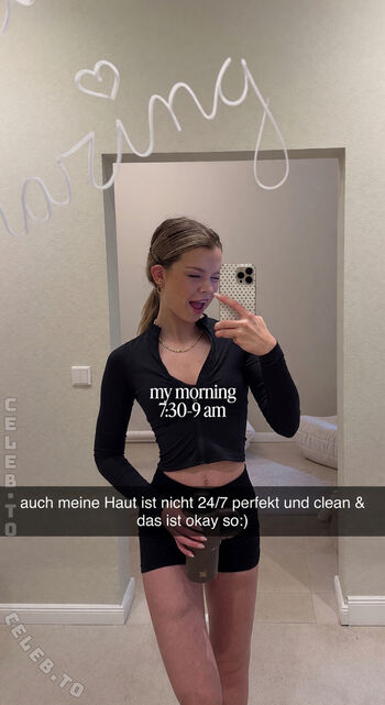 Full leaked Lea peach private onlyfans photo