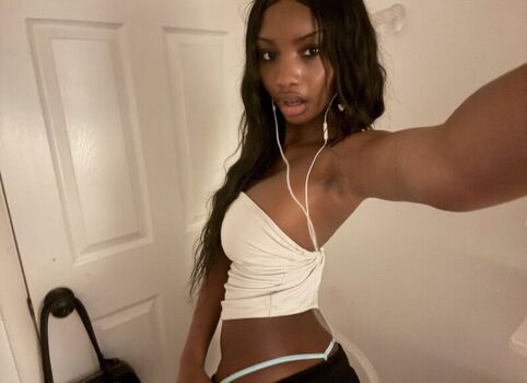 Full leaked Leahhalton private onlyfans photo
