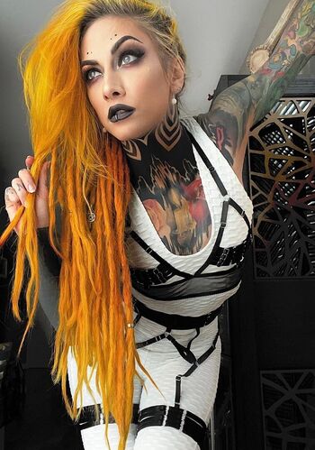 Lena Scissorhands