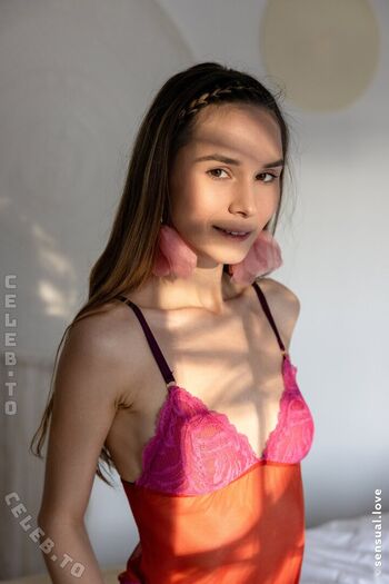 Leona Mia