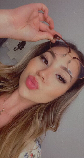 Full leaked Lexielvpez private onlyfans photo