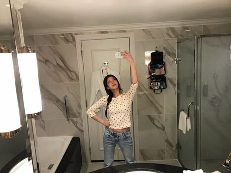 lia_loves___