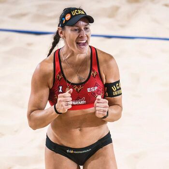 Liliana Fernaฬndez Steiner