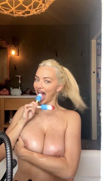 Lindsey Pelas