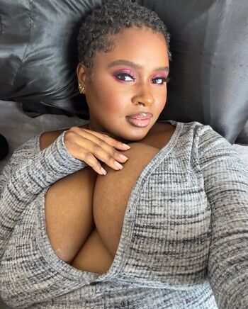 Full leaked Lingerieloungefree private onlyfans photo