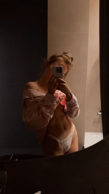 Full leaked Lishhai private onlyfans photo
