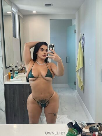 Full leaked Lissaaires private onlyfans photo