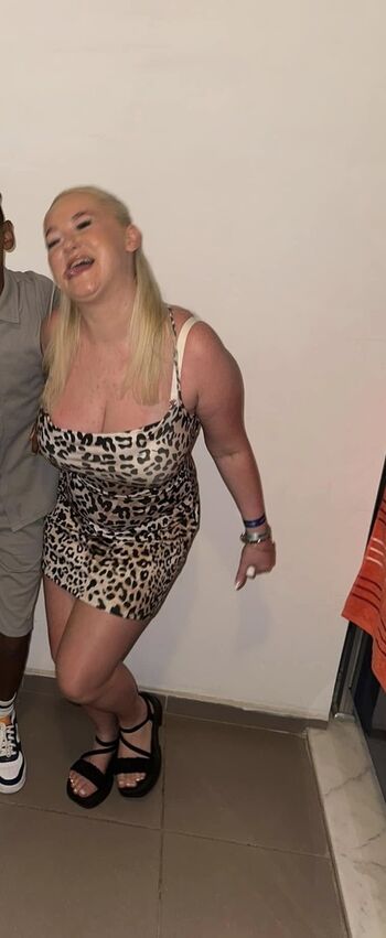 Full leaked Little blonde private onlyfans photo