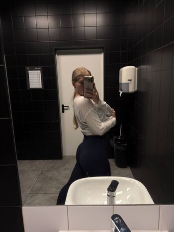 Full leaked Liyastar private onlyfans photo