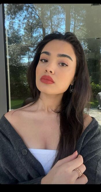 Full leaked Lizge cmert private onlyfans photo
