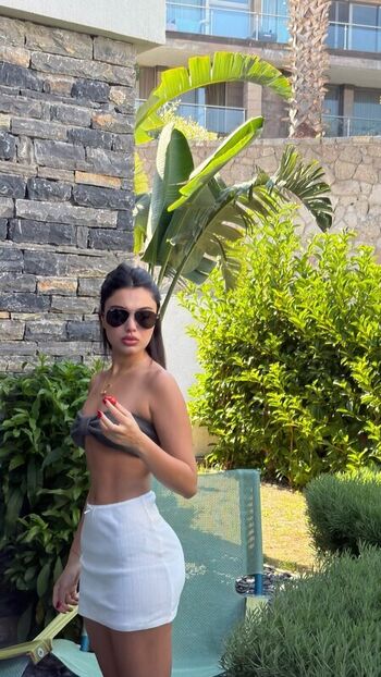 Full leaked Lizge comert private onlyfans photo