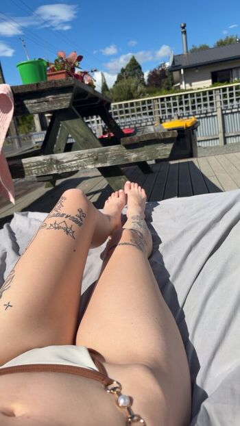 Full leaked Lizzuncoveredx private onlyfans photo