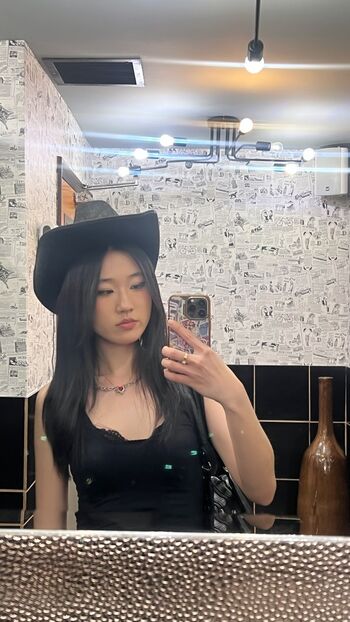 Full leaked Lotus private onlyfans photo