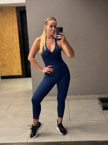 Full leaked Lola melnyck private onlyfans photo