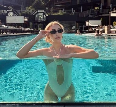 Full leaked Louisa naomi private onlyfans photo