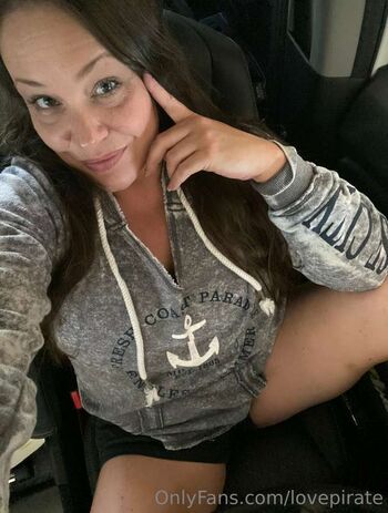 Full leaked Lovepirate private onlyfans photo