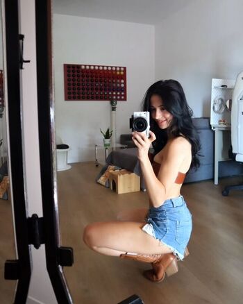Full leaked Lucrelisa private onlyfans photo