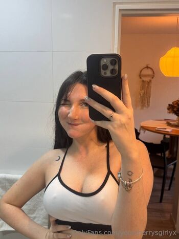 Full leaked Lunaluvx private onlyfans photo