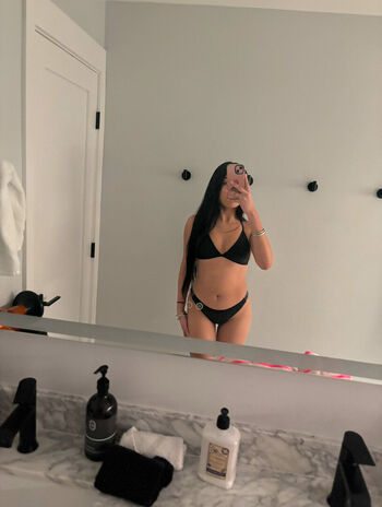 Full leaked Lunapalacios private onlyfans photo