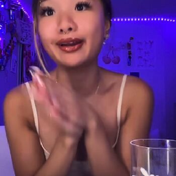 Lydia Hoàng