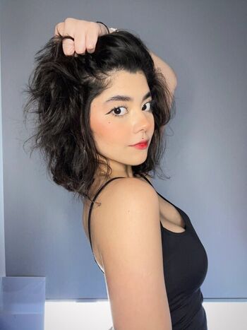 Lynda Parra