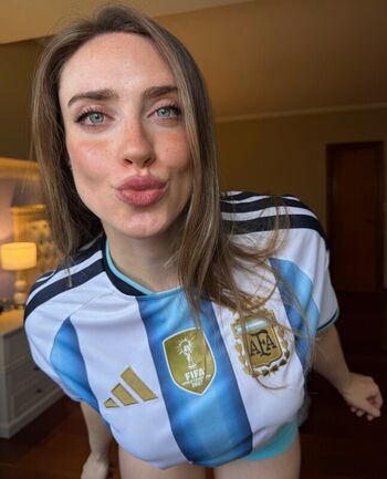 Full leaked Magui ansuz page private onlyfans photo
