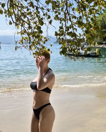 Full leaked Mai buzzcut private onlyfans photo