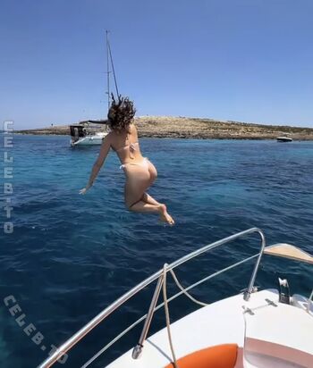 Full leaked Mayaa zr private onlyfans photo