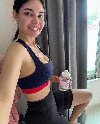 Full leaked Mexican girls private onlyfans photo