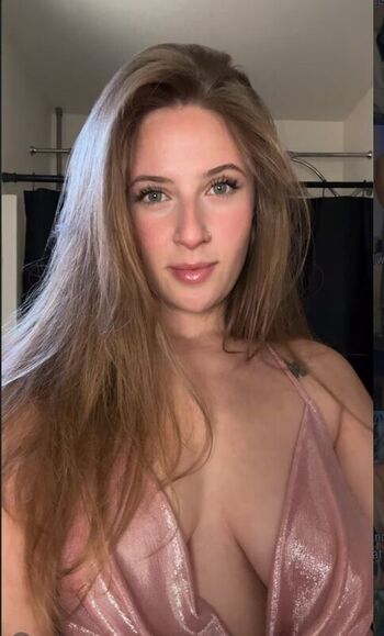 mia_noir