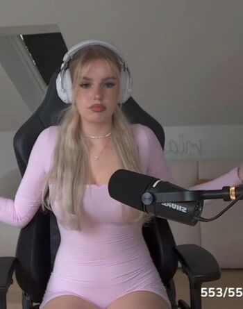 Full leaked Mialiliaa private onlyfans photo