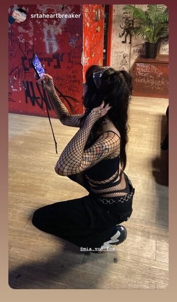 Full leaked Miavonfox private onlyfans photo