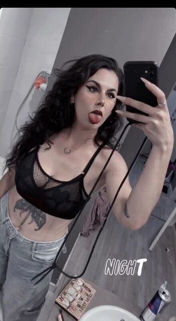 Full leaked Miavonfox private onlyfans photo