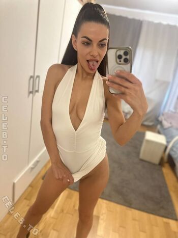 Full leaked Miaxhot private onlyfans photo