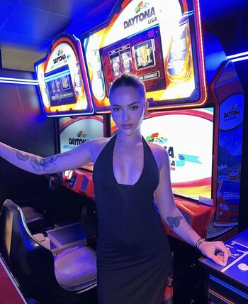 Full leaked Miaxmon private onlyfans photo