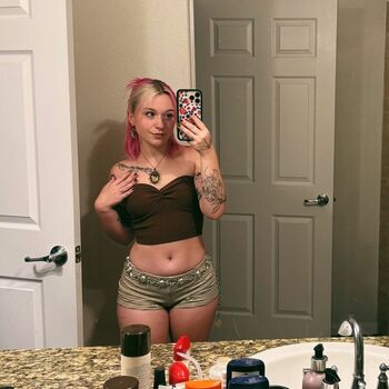 Full leaked Mildhippie private onlyfans photo