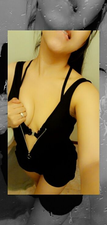 Full leaked Milf vlee private onlyfans photo