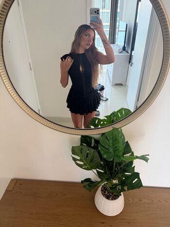 Full leaked Naima troutt/ private onlyfans photo