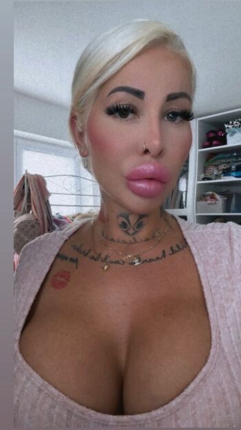 Full leaked Monamonique private onlyfans photo