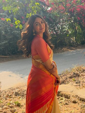 Full leaked Mrunal thakur private onlyfans photo