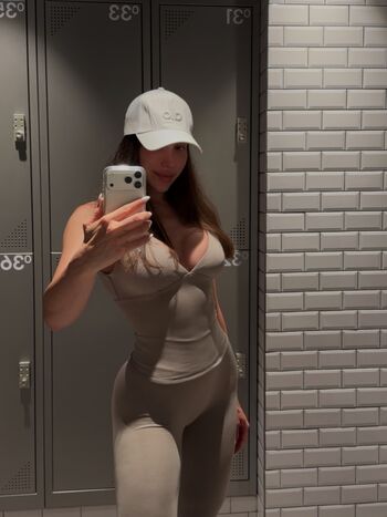 Full leaked Musclemommybety private onlyfans photo