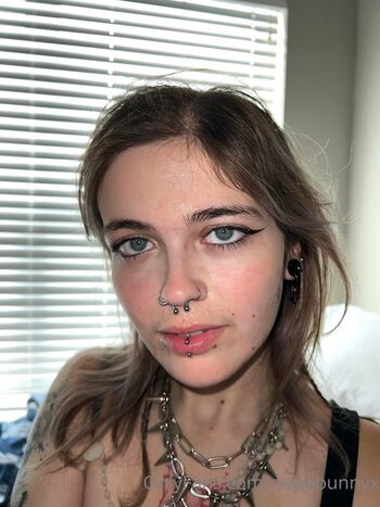 Full leaked Naivebunnyx private onlyfans photo