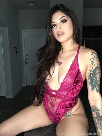 naughtynicolexxo