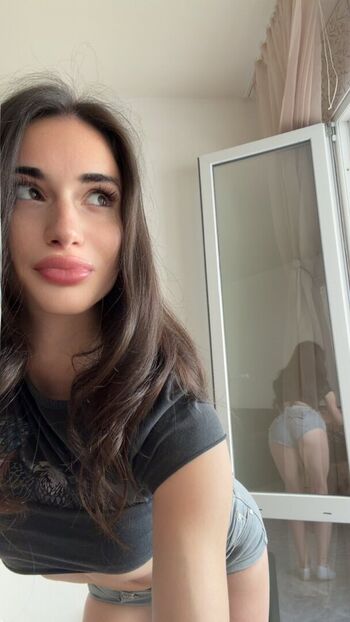 Naya Dickson