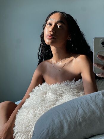 Nia Simone