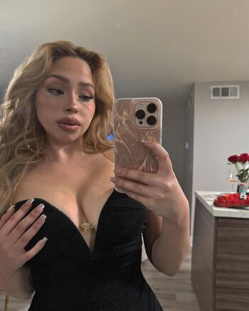 nicolledezaa